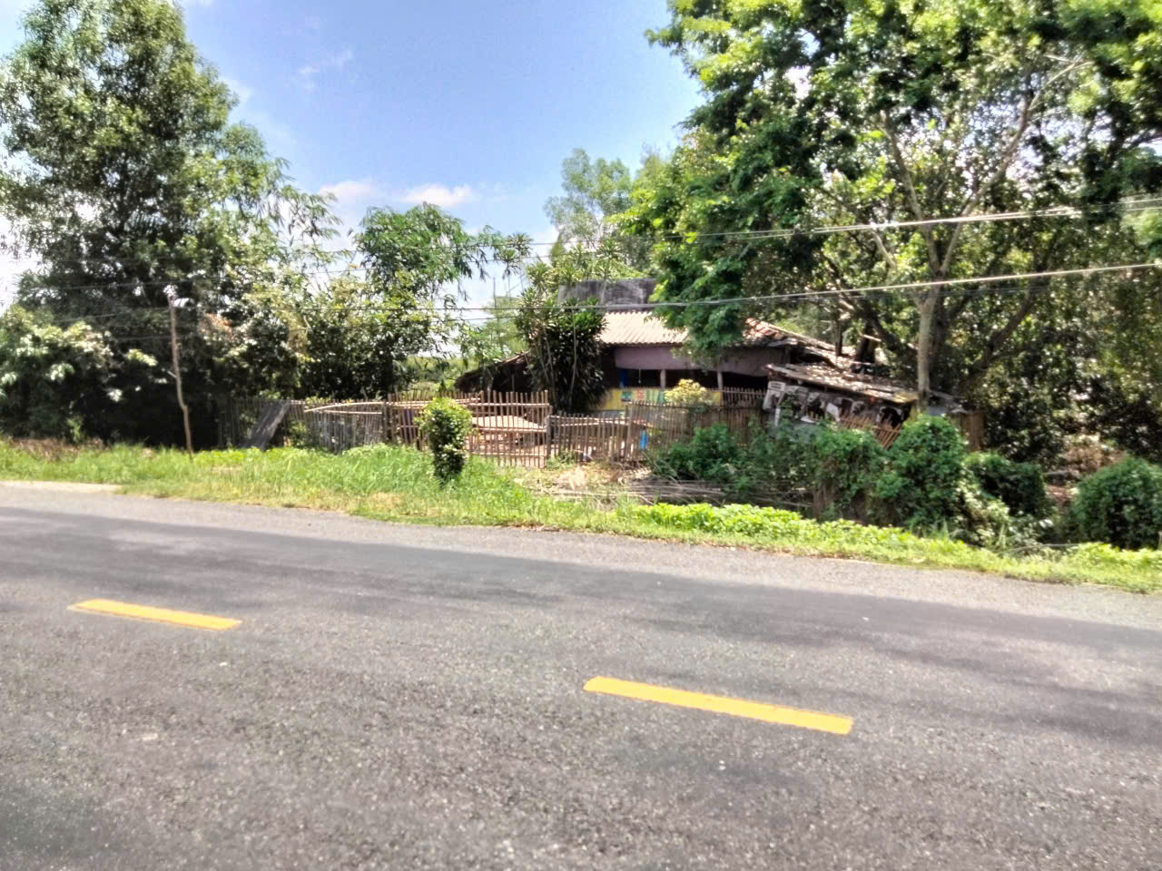 ban-dat-mat-tien-duong-818-binh-hoa-nam