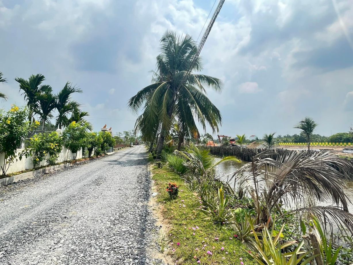 ban-dat-nen-phan-lo-so-rieng-duc-hoa-long-an